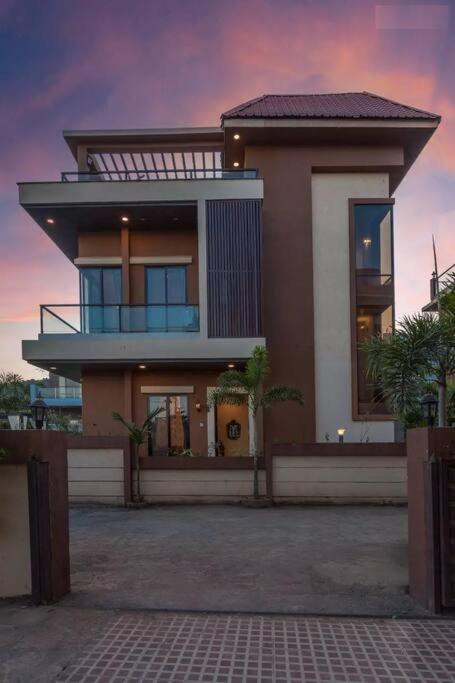 Martini Villa By Aquastay Lonavala Kültér fotó